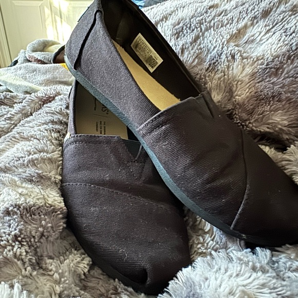 Black Toms - Picture 2 of 4